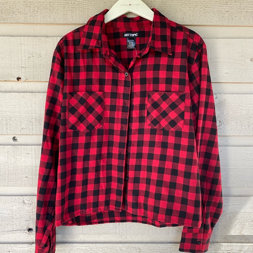 Large Hot Topic Buffalo Plaid Button Up